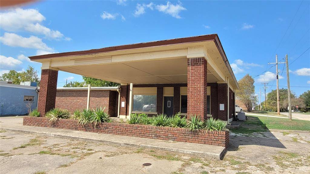 127 N 4th Street ST, Okemah, OK 74859