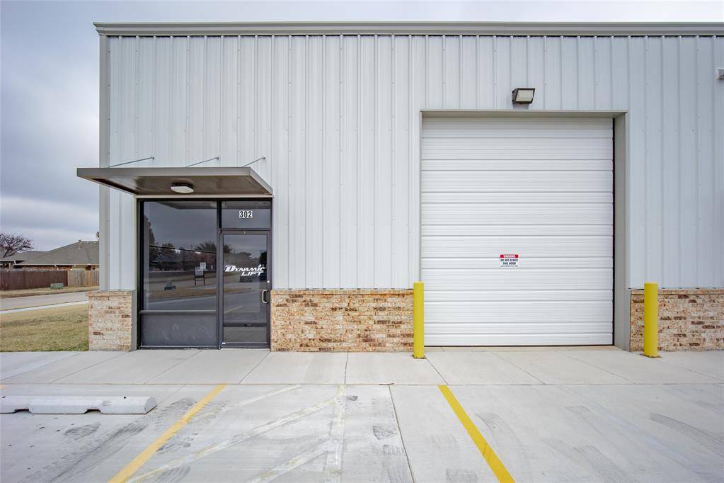 236 Chisholm Trail WAY #302, Mustang, OK 73064