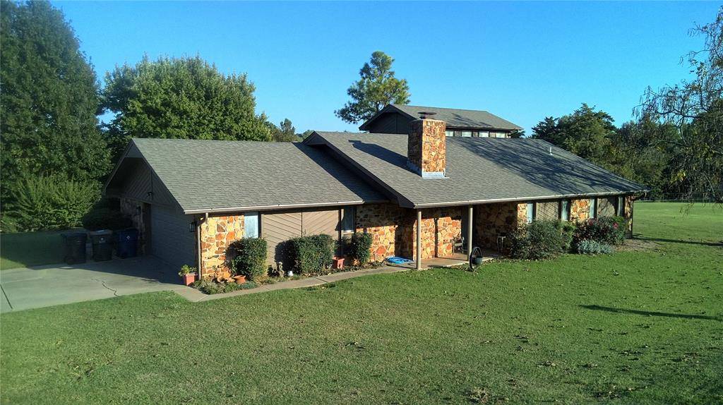 1805 Todd Estate DR, Chickasha, OK 73018