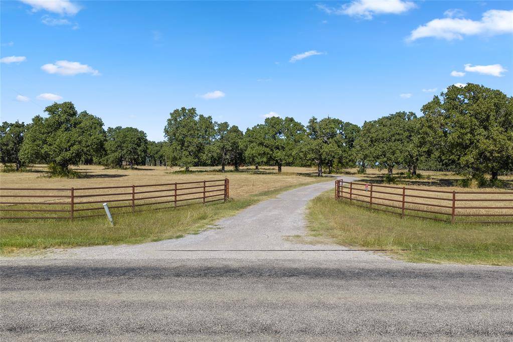 9034 Red Gate Ranch RD, Wynnewood, OK 73098