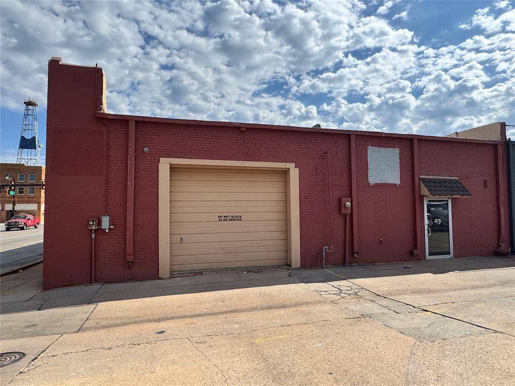 121 N Main ST, Elk City, OK 73644