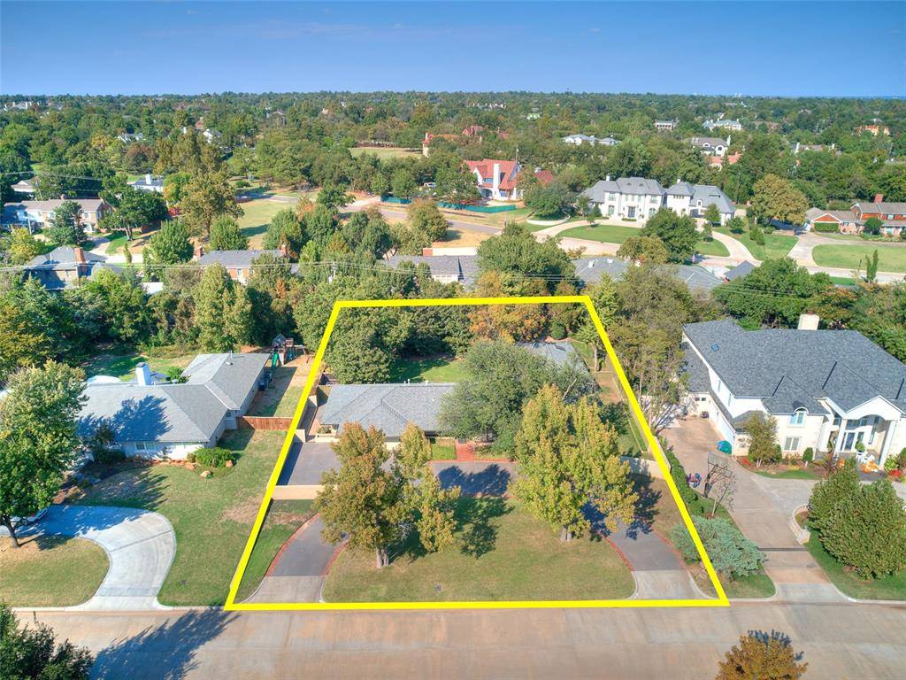 1621 Queenstown RD, Nichols Hills, OK 73116