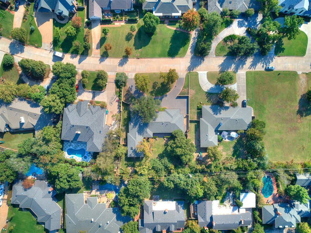 1621 Queenstown RD, Nichols Hills, OK 73116
