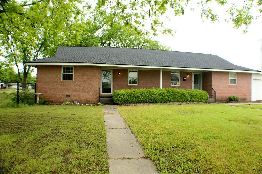 107 S 10th ST, Davis, OK 73030