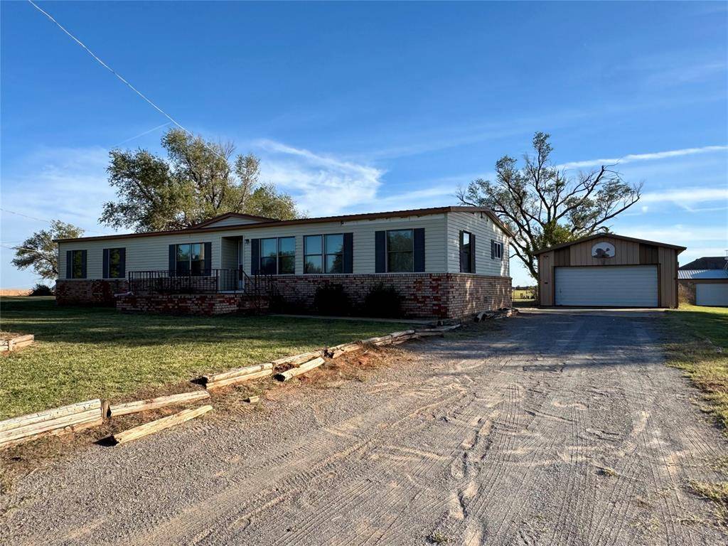 406 E 10 ST, Leedey, OK 73654