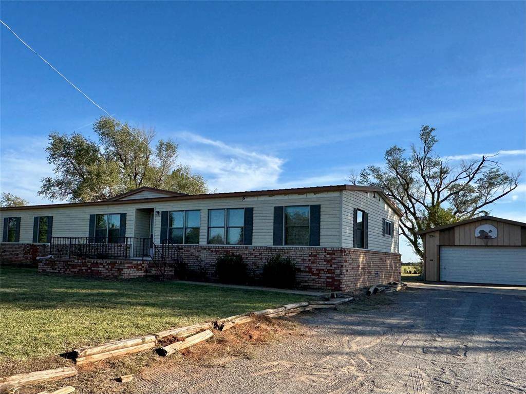 406 E 10 ST, Leedey, OK 73654