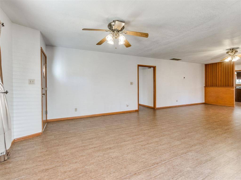 804 S 12th ST, Chickasha, OK 73018