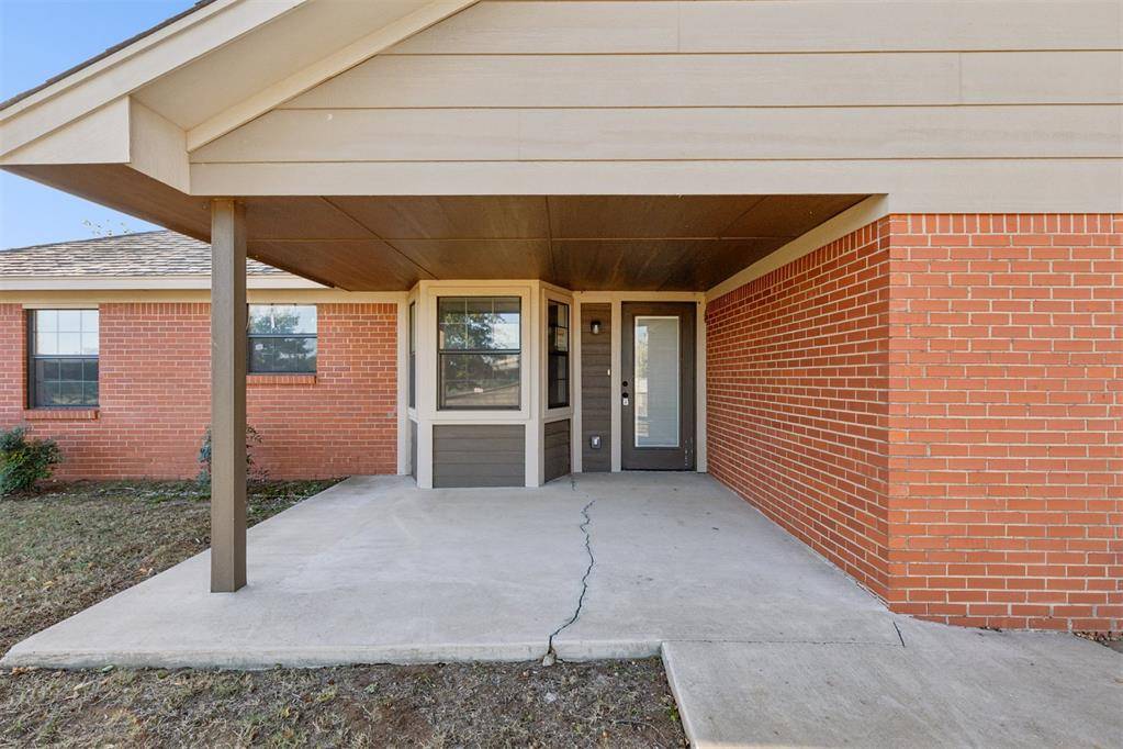 1409 W Montana AVE, Chickasha, OK 73018