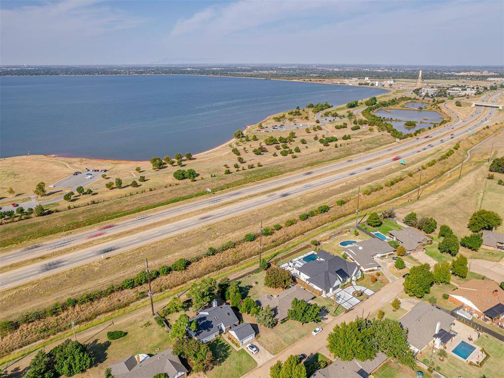 10005 Lakeshore Dr, Oklahoma City, OK 73120