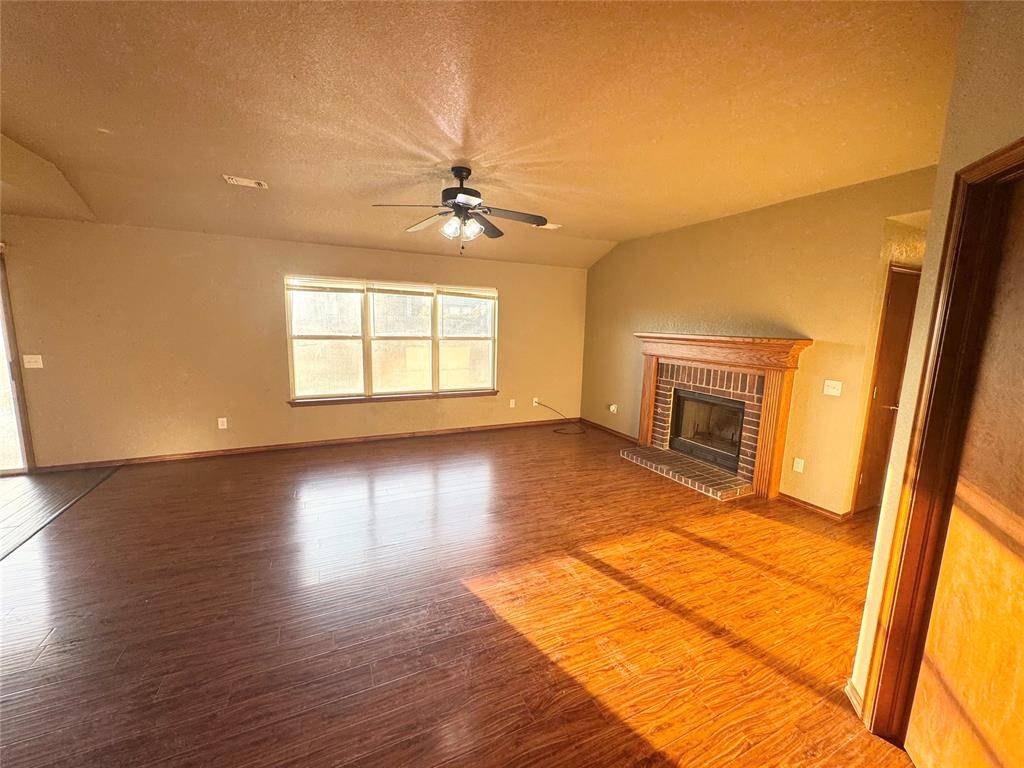 209 Bradgate DR, Yukon, OK 73099