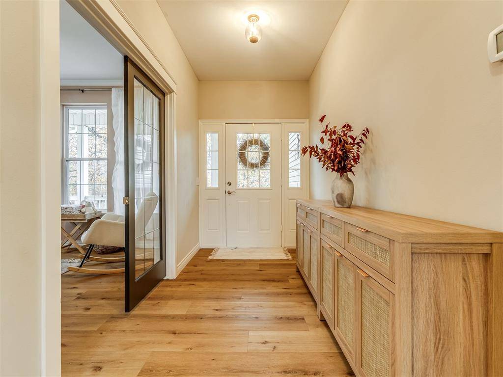 2485 Avalon DR, Eufaula, OK 74432