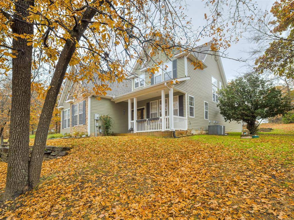 2485 Avalon DR, Eufaula, OK 74432
