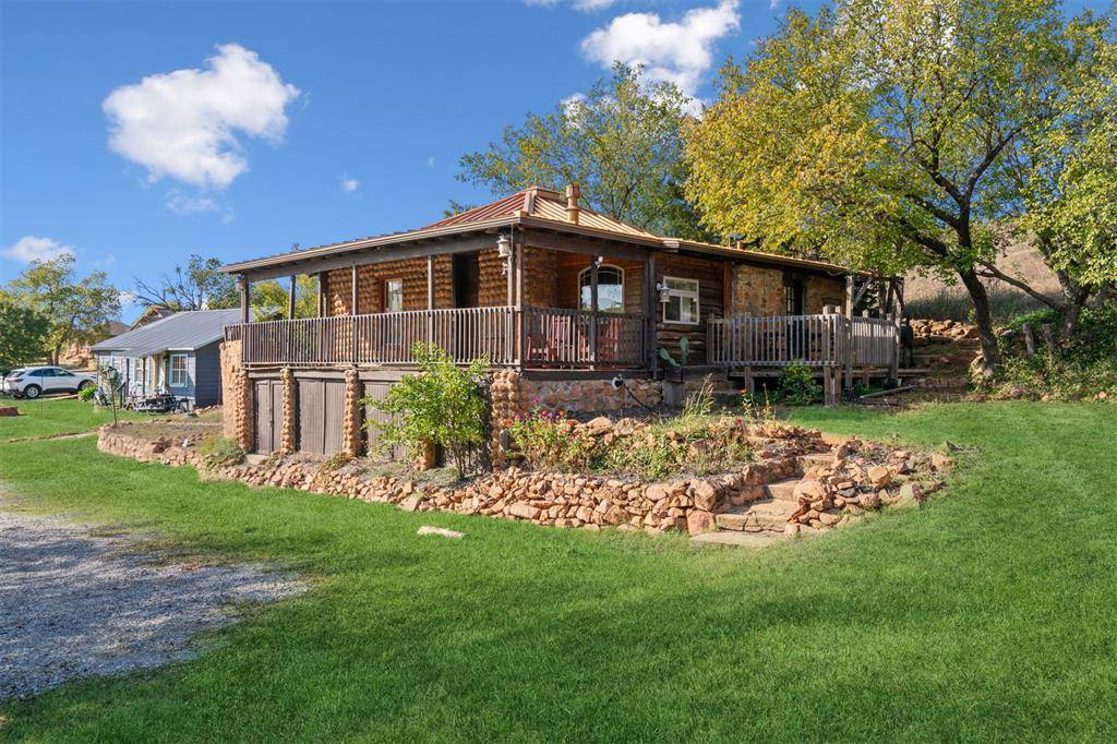 117 S Park Way DR, Medicine Park, OK 73557