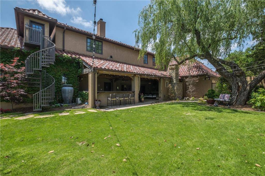 1611 Guilford LN, Nichols Hills, OK 73120
