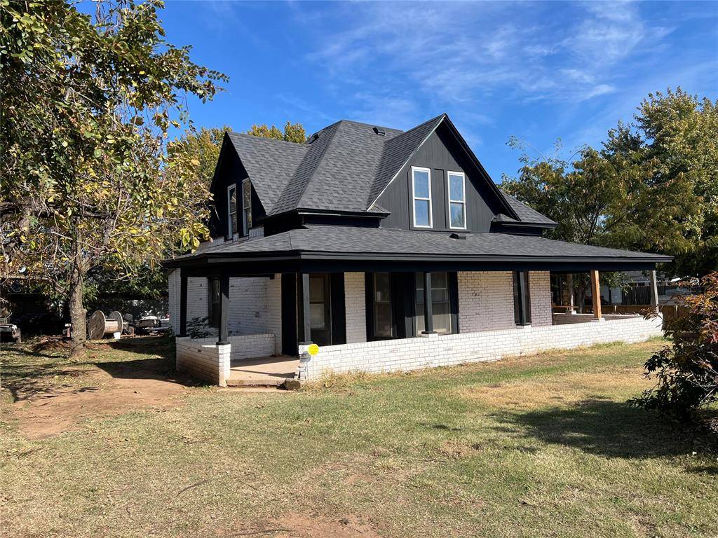 306 E Elm ST, Hinton, OK 73047