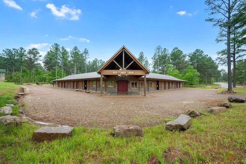 78 N Lukfata Trail RD, Broken Bow, OK 74728