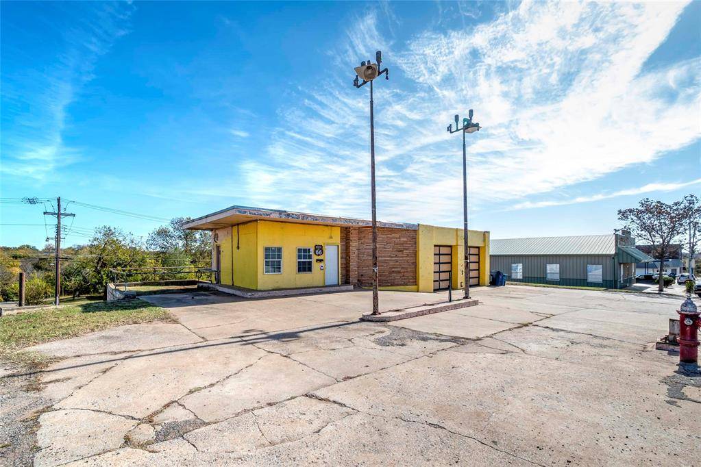 1100 Manvel AVE, Chandler, OK 74834