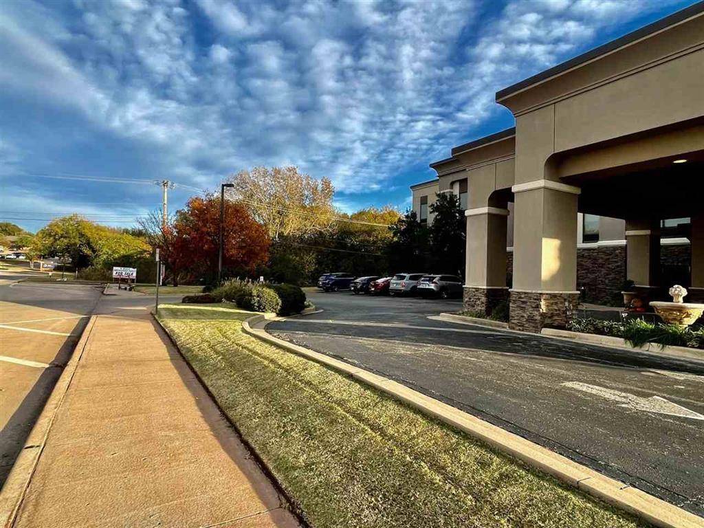 717 E Hall of Fame AVE, Stillwater, OK 74075