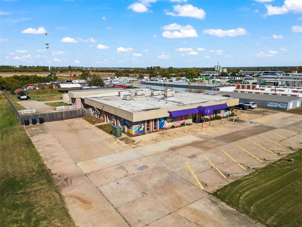 11223 NW 10th ST, Yukon, OK 73099