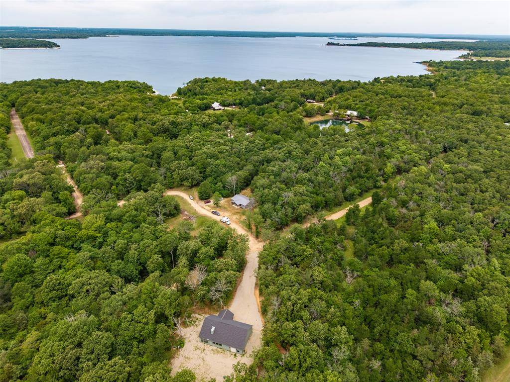 916 E Copperhead RD, Sawyer, OK 74756