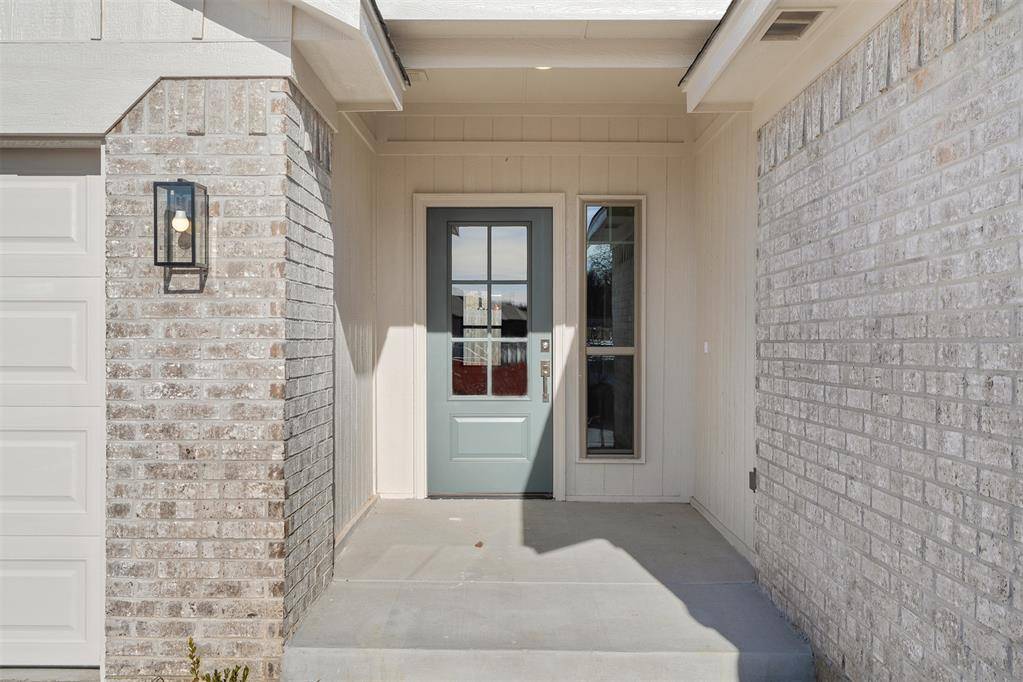 280 Woodrock ST, Harrah, OK 73045