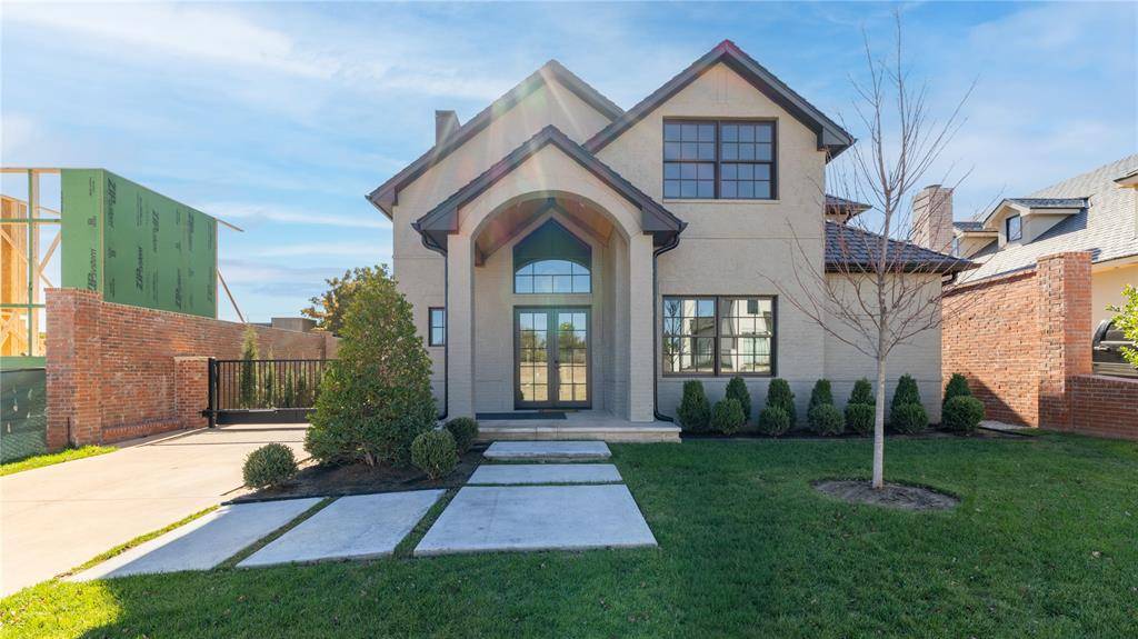1108 Cumberland CT, Nichols Hills, OK 73116