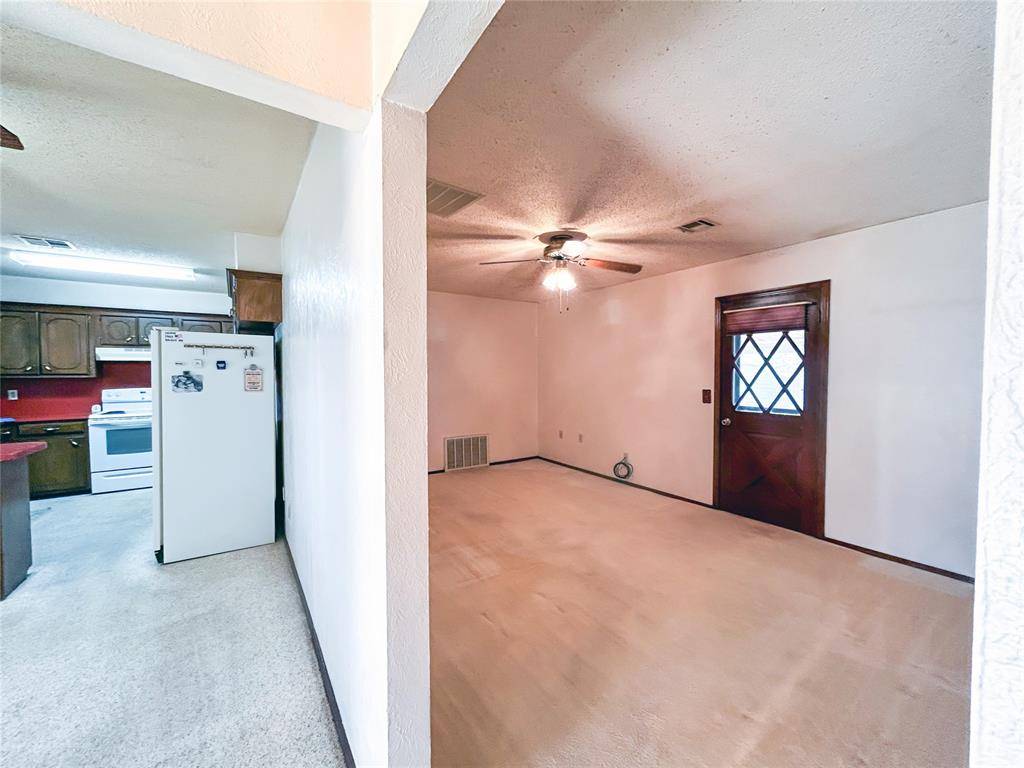 121 E 2nd ST, Custer City, OK 73639