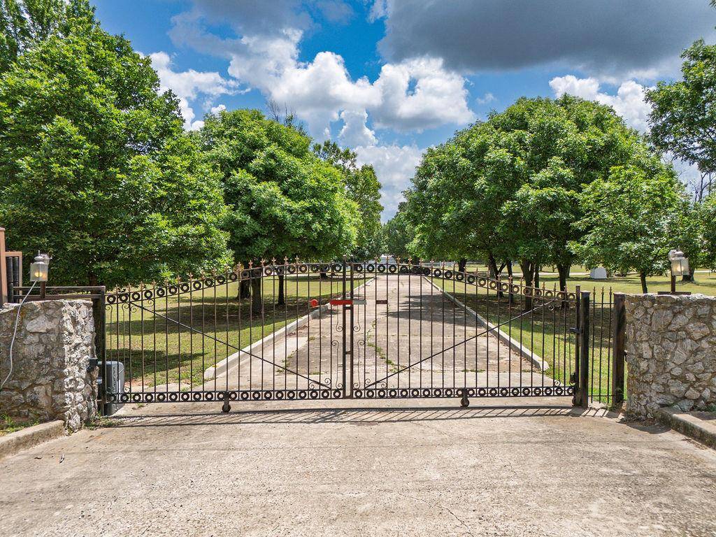 18301 Drummond RD, Shawnee, OK 74801