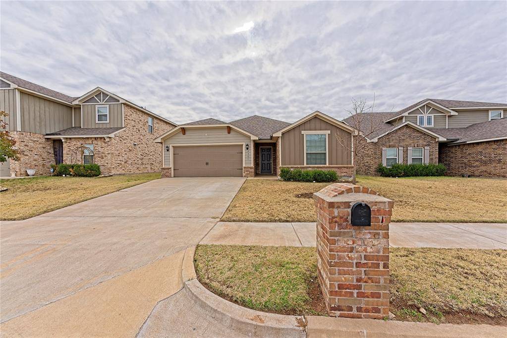 2301 Scarlet LN, El Reno, OK 73036