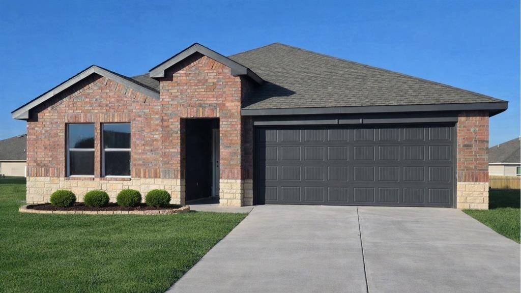 925 S Bear LN, Mustang, OK 73064