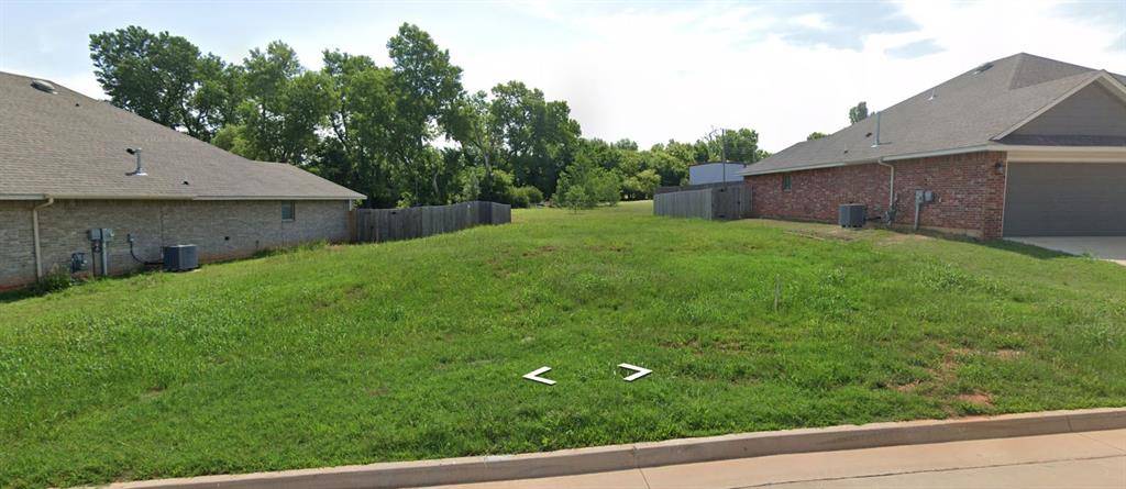 7054 Richardson CT, Warr Acres, OK 73132