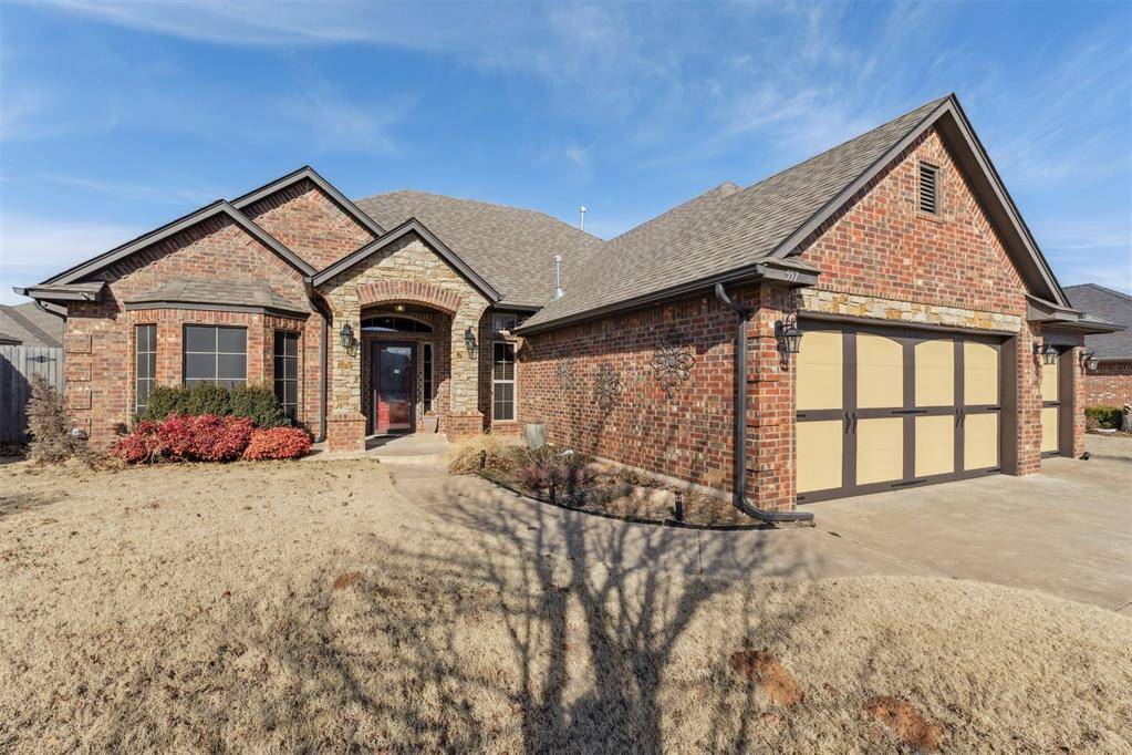 557 W Pine Rose Court WAY, Mustang, OK 73064