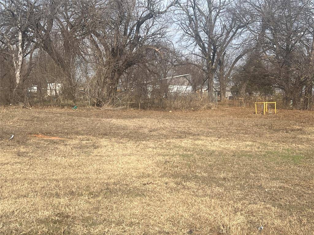 928 W Delaware AVE, Chickasha, OK 73018
