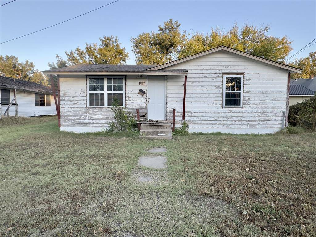 210 N Byers AVE, Mangum, OK 73554