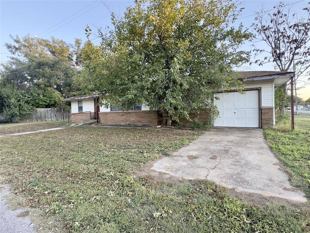 418 W Filmore ST, Mangum, OK 73554