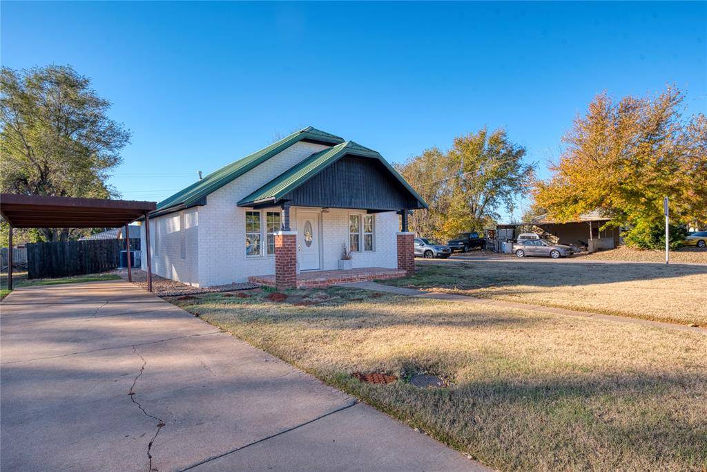 1222 W 7th ST, Elk City, OK 73644