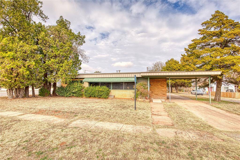 517 W 2nd ST, Elk City, OK 73644