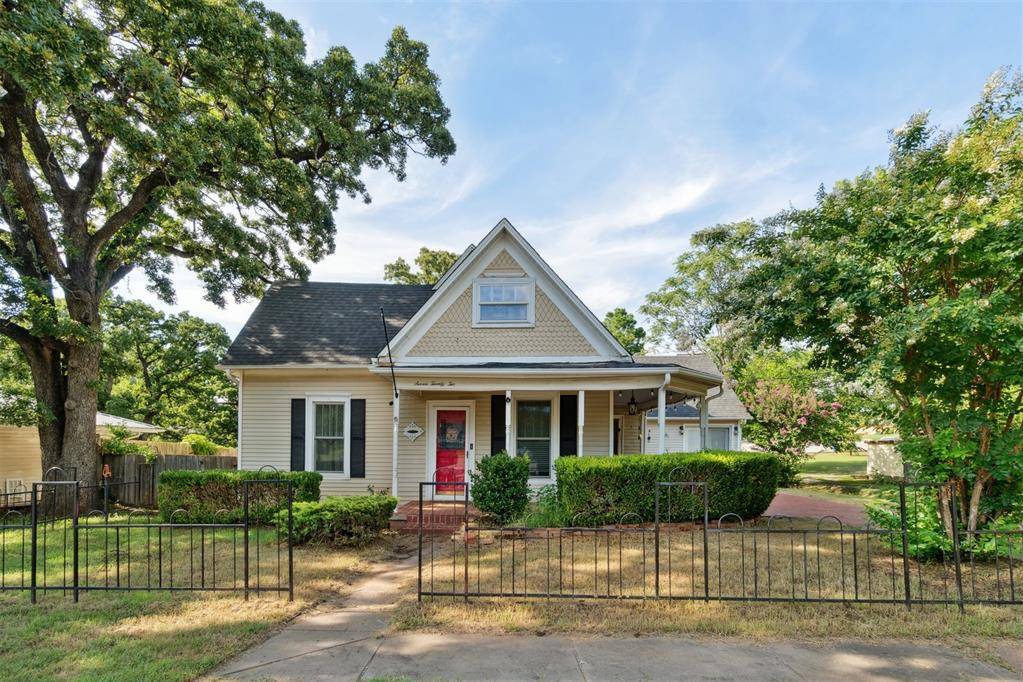 722 E 2nd ST, Chandler, OK 74834