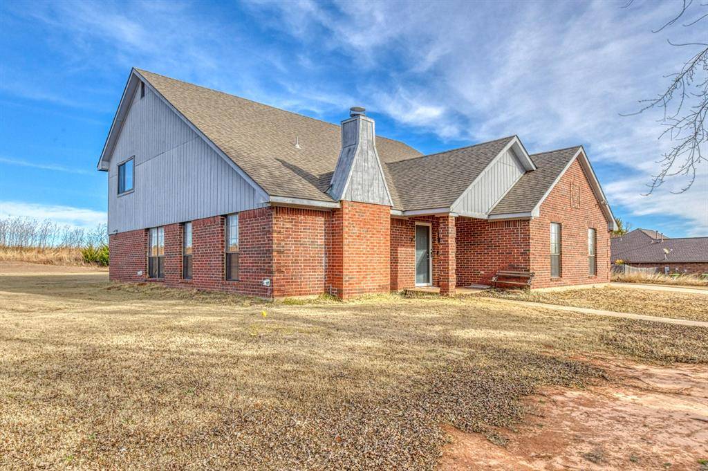 1027 Woodbrook BLVD, Purcell, OK 73080