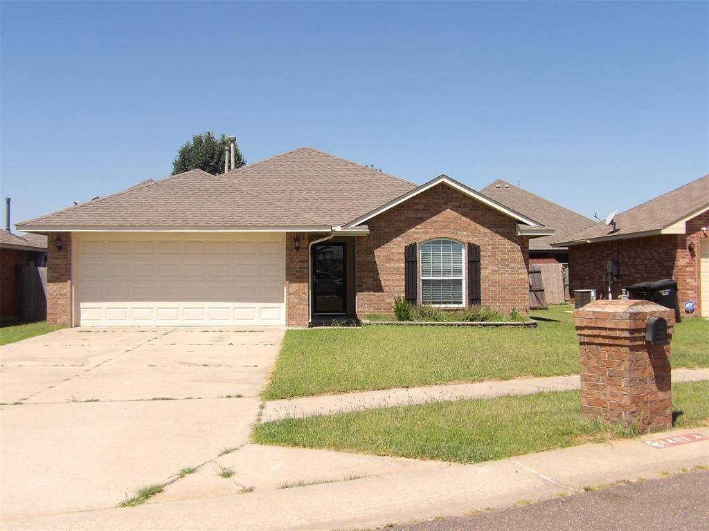 4405 Apple Blossom CIR, Moore, OK 73160