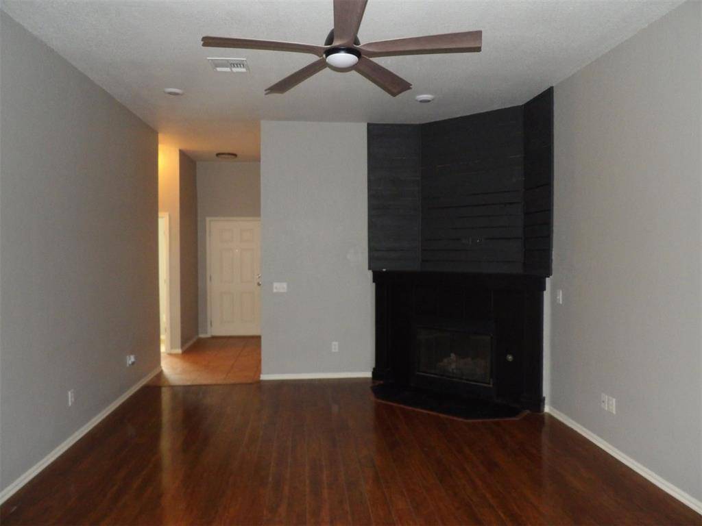 4405 Apple Blossom CIR, Moore, OK 73160