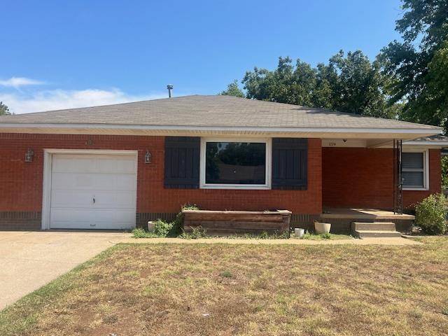 1724 N Lee ST, Altus, OK 73521