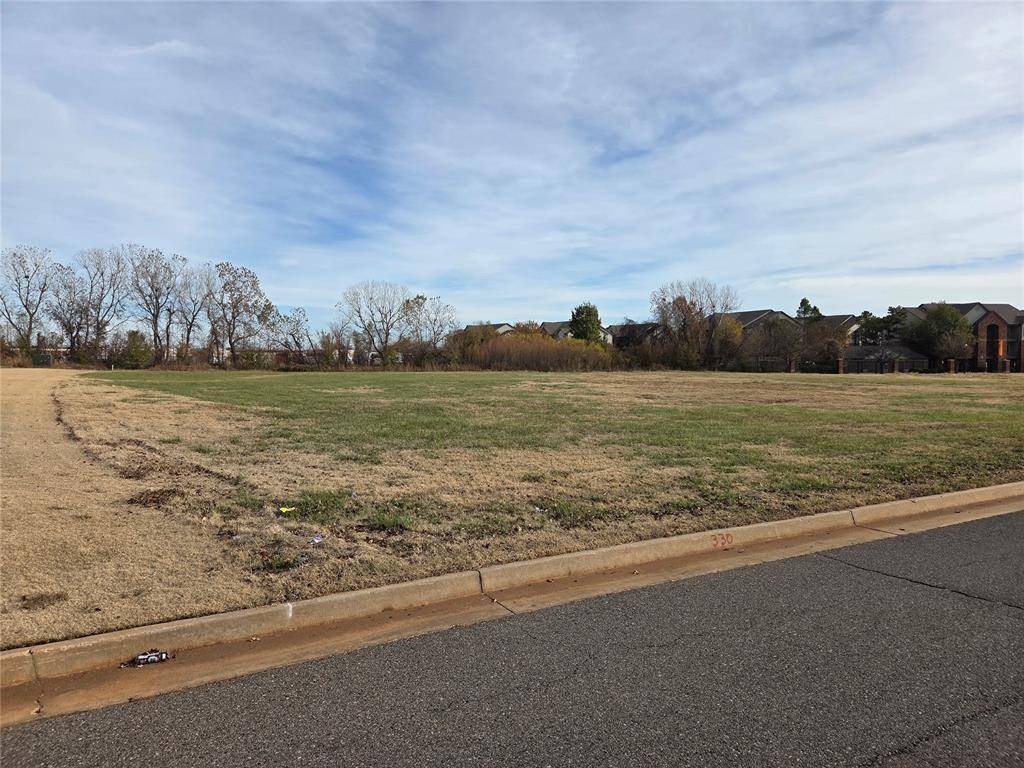 330 Pointe Parkway BLVD, Yukon, OK 73099