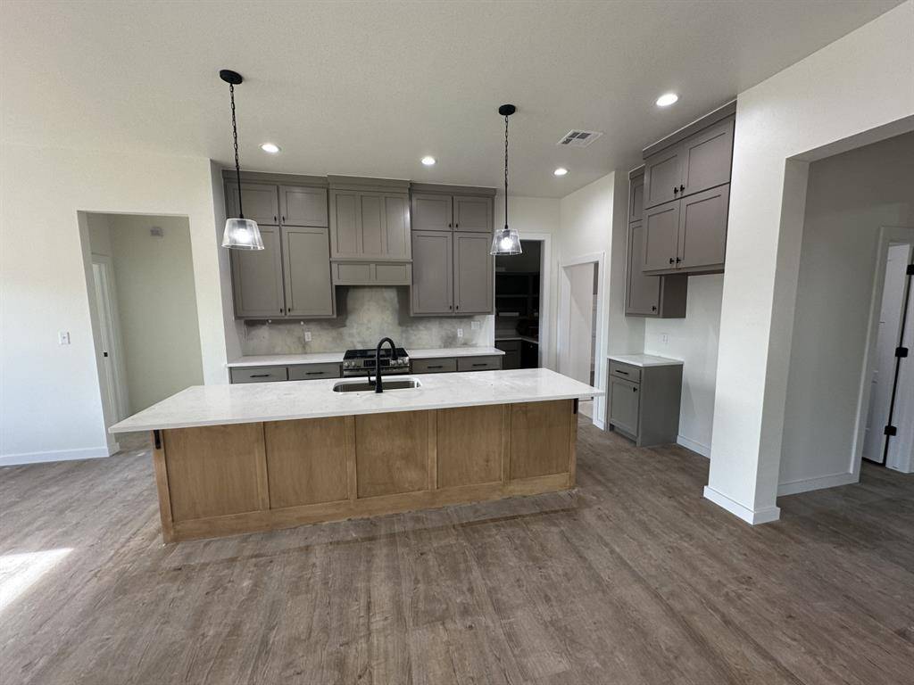 209 Outlander WAY, Shawnee, OK 74804