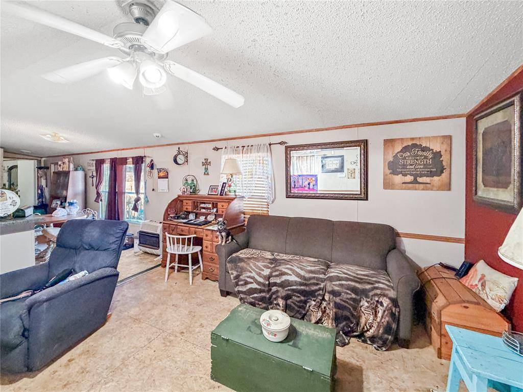 15195 N Ranch RD, Calumet, OK 73014