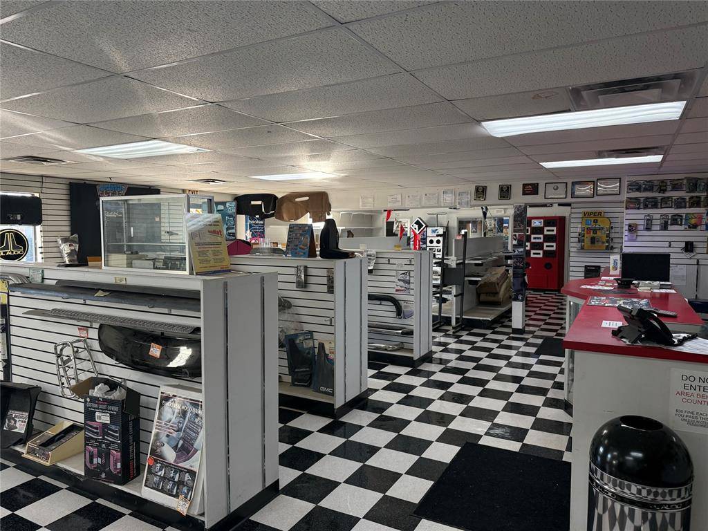1704 N Harrison ST, Shawnee, OK 74804