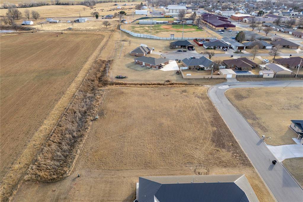 1006 Johnny Klaassen DR, Hydro, OK 73048
