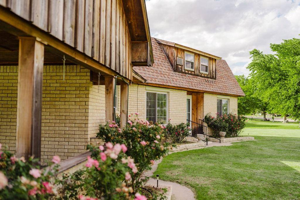 503 N Sheb Wooley AVE, Erick, OK 73645