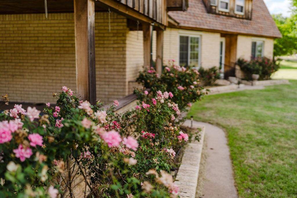 503 N Sheb Wooley AVE, Erick, OK 73645