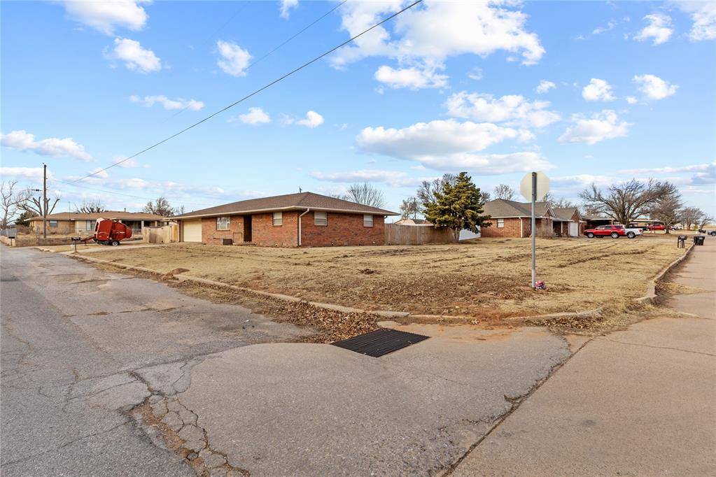 133 E 7th ST, Hydro, OK 73048